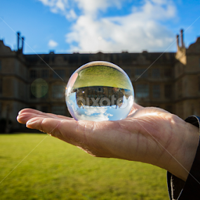 Montacute House by Shaun White - Artistic Objects Glass