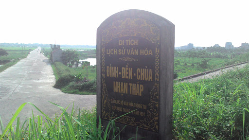 Di Tich Lich Su - Dinh / Den / Chua Nhan Thap