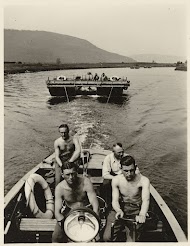 Vier mannen in een boot