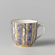 Kop met verticale banden