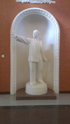 Памятник Ленину Сбербанк