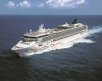 Norwegian Star cruising the North Pacific Ocean.
