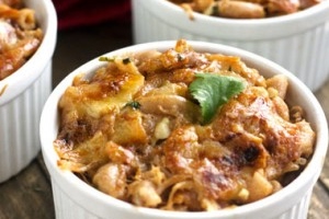 Lighter BBQ Pulled Pork Mac 'N Cheese with Caramelized Onions {Whole Wheat}