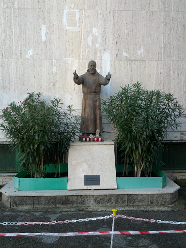 Statua Di San Pio