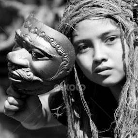 dua wajah by Adhit Rahmaditia Soemawilaga - People Portraits of Women