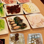 小蒙牛頂級麻辣養生鍋