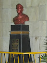 Tatyasaheb Kelkar Statue