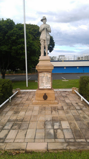 Oxley Memorial Park Statue