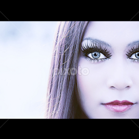 Lucia by Jnr Lavigne - People Portraits of Women