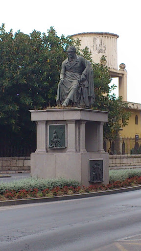 Statue of Manuel Agustin Hered