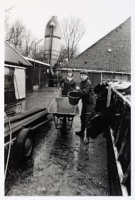 Tweelingzussen runnen een boerderij