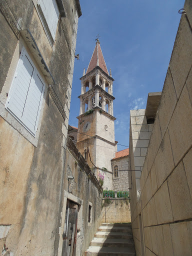 Zvonik u Milni