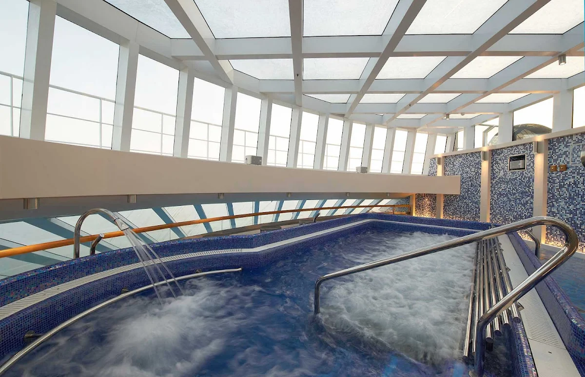 Carnival-Breeze-Cloud-9-Thalassotherapy - Use sea water to help you relax and rejuvenate with a Thalassotherapy treatment when sailing with Carnival Breeze.