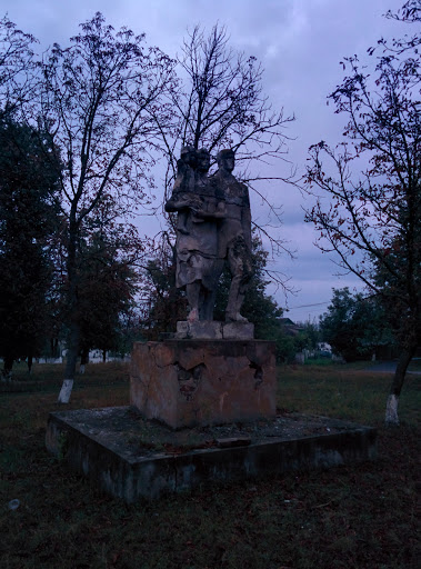 Монумент Радянська Сiм'я