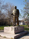 Памятник ушедшему вождю, В. И. Ленину. 