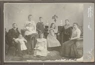 Portret van de kinderen Vermeulen met hun ouders