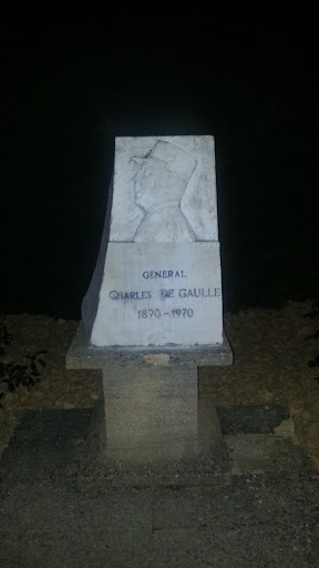 Camaret sur aygue - Mémorial Charles de Gaulle. 