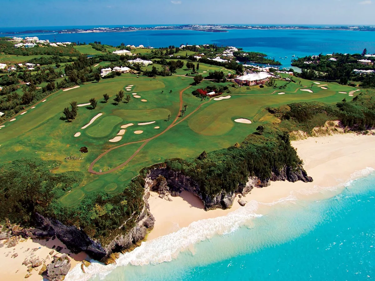 mid-ocean-golf-Bermuda - The Mid Ocean Club offers a fabulous golf experience on Bermuda.