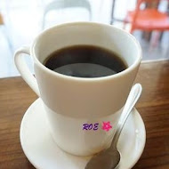 Lee & daughters 李氏商行