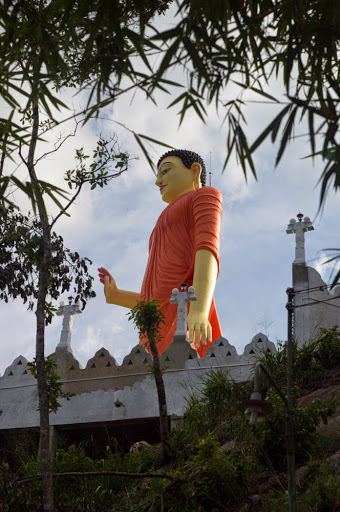 Ranwana Standing Buddha Statue