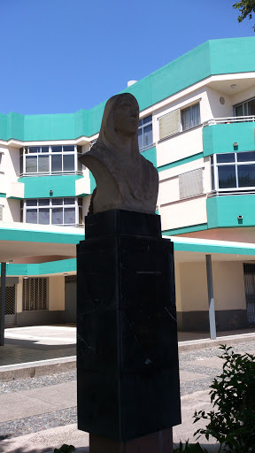 Estatua De María Auxuliadora