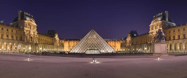 Courtyard of the Museum of Louvre and its pyramid. I.M. Pei's redesign of the Cour Napoléon, the main court of the Louvre, was completed in 1989. 