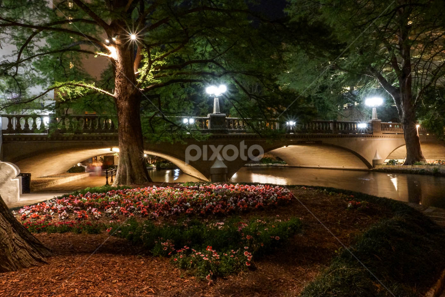 by Tracy Riedel-Dorsch - Travel Locations Landmarks