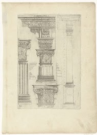 Composiethoofdgestel, drie kapitelen, twee zuilschachten met voetstukken